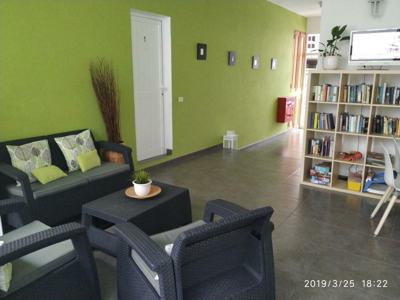 Apartamentos El Patio Los Llanos De Aridane Exteriör bild